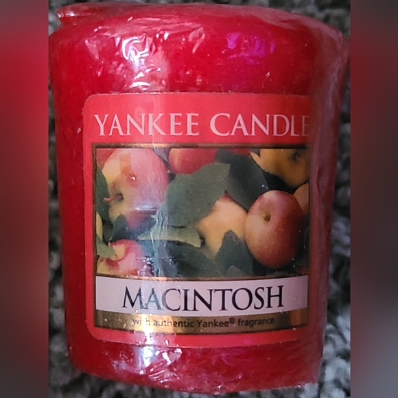Yankee Candle Macintosh Votive Candle - Picture 2 of 3